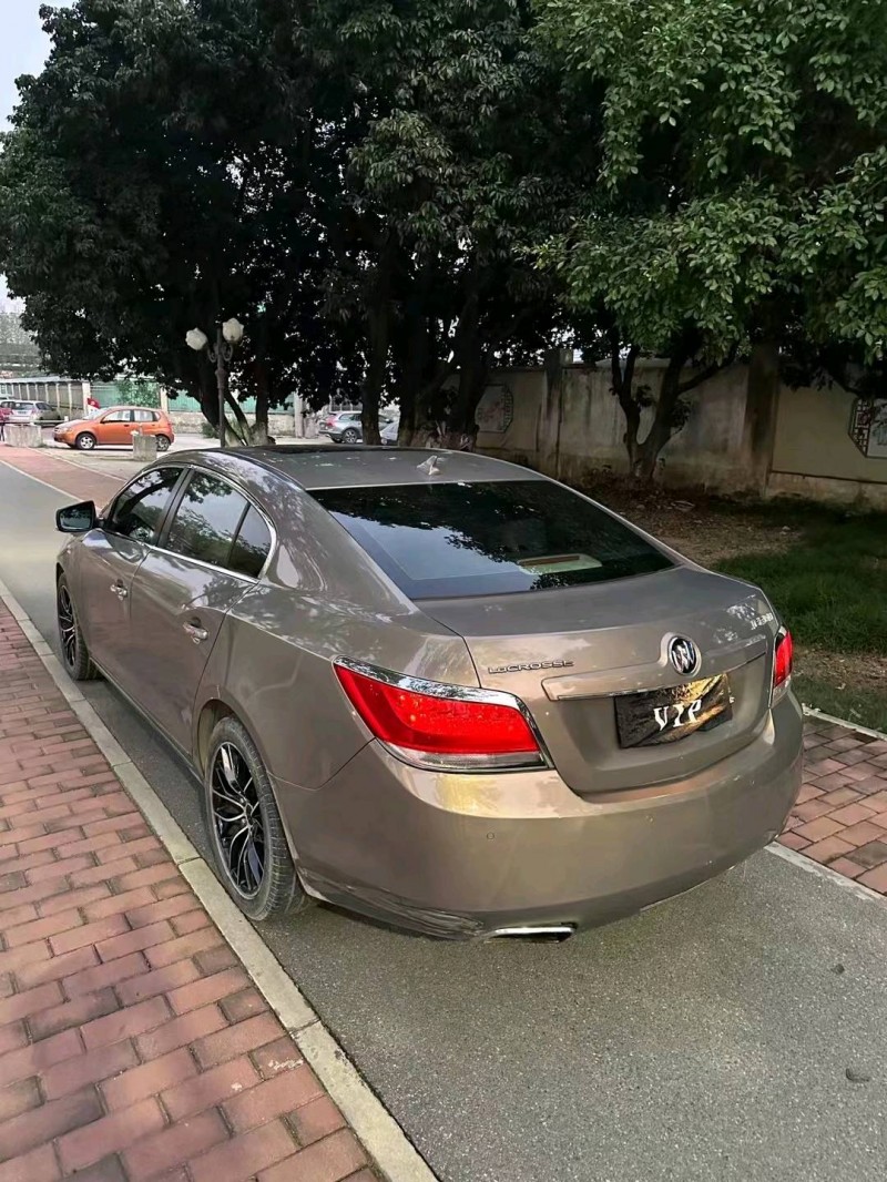 广州10年别克君越7