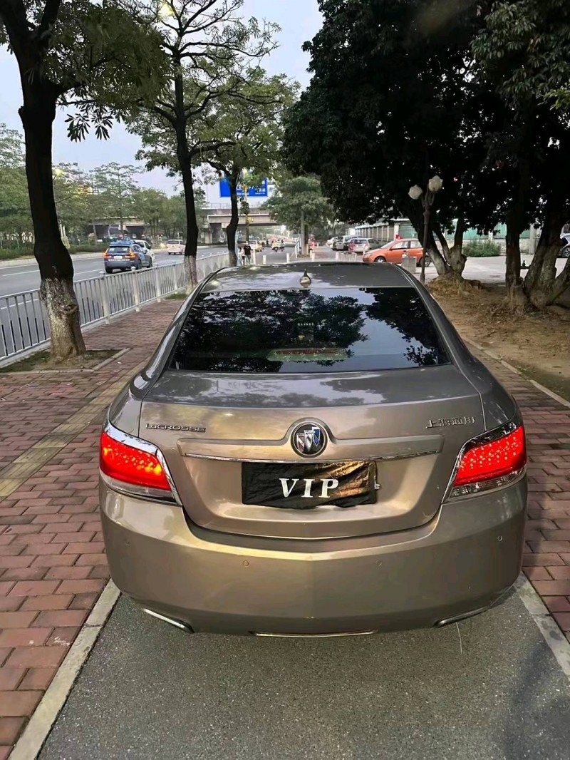 广州10年别克君越9