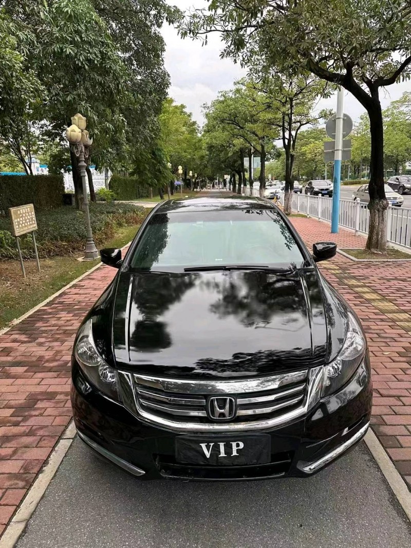 广州09年本田雅阁1