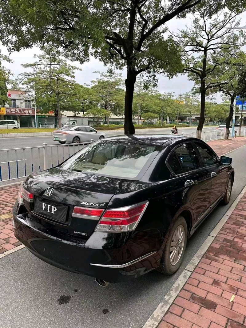 广州09年本田雅阁8