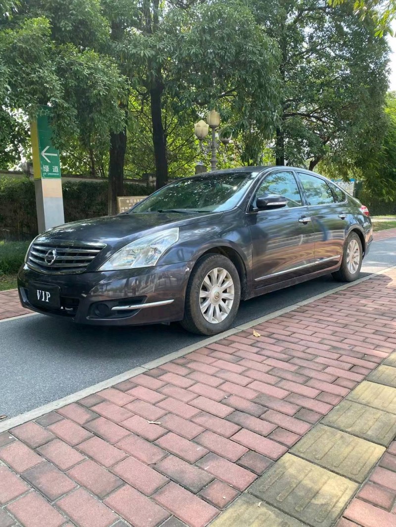 广州10年日产天籁3