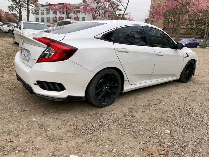 广州16年本田思域8