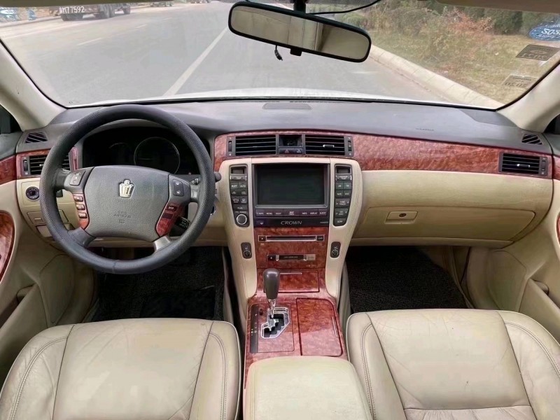 潍坊06年丰田皇冠4