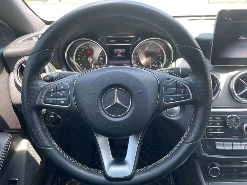 宜昌18年奔驰CLA5