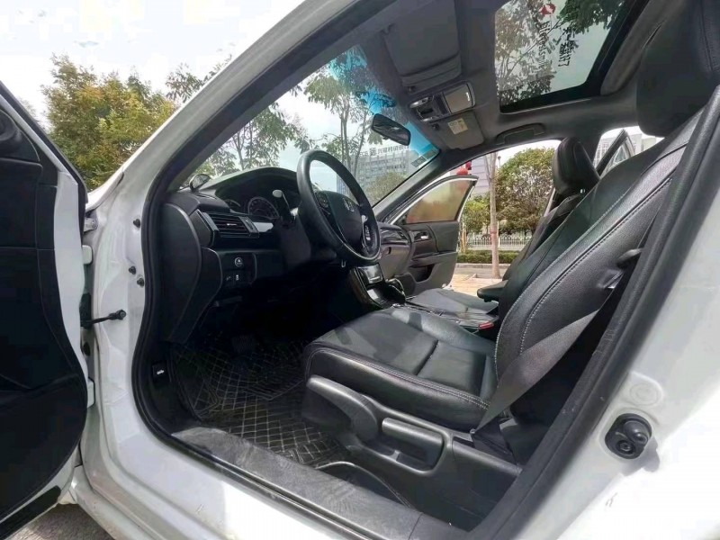 宜昌16年本田雅阁8