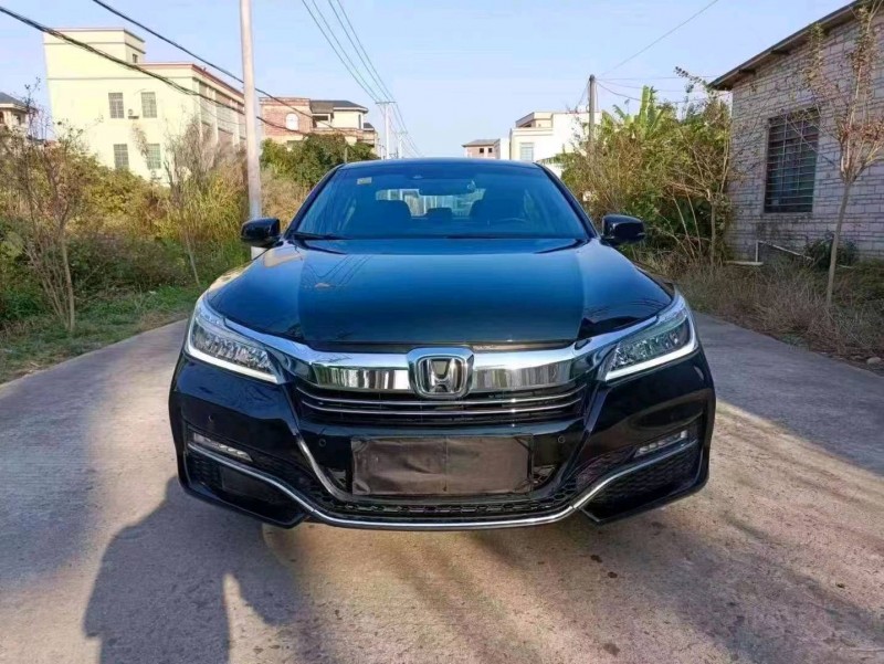 珠海17年本田雅阁9