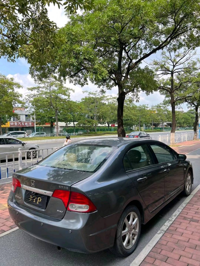 广州11年本田思域8