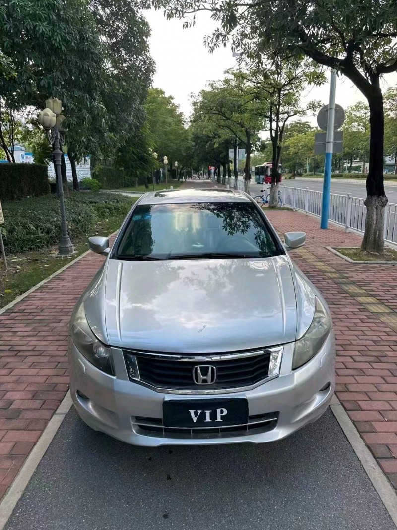 广州09年本田雅阁1