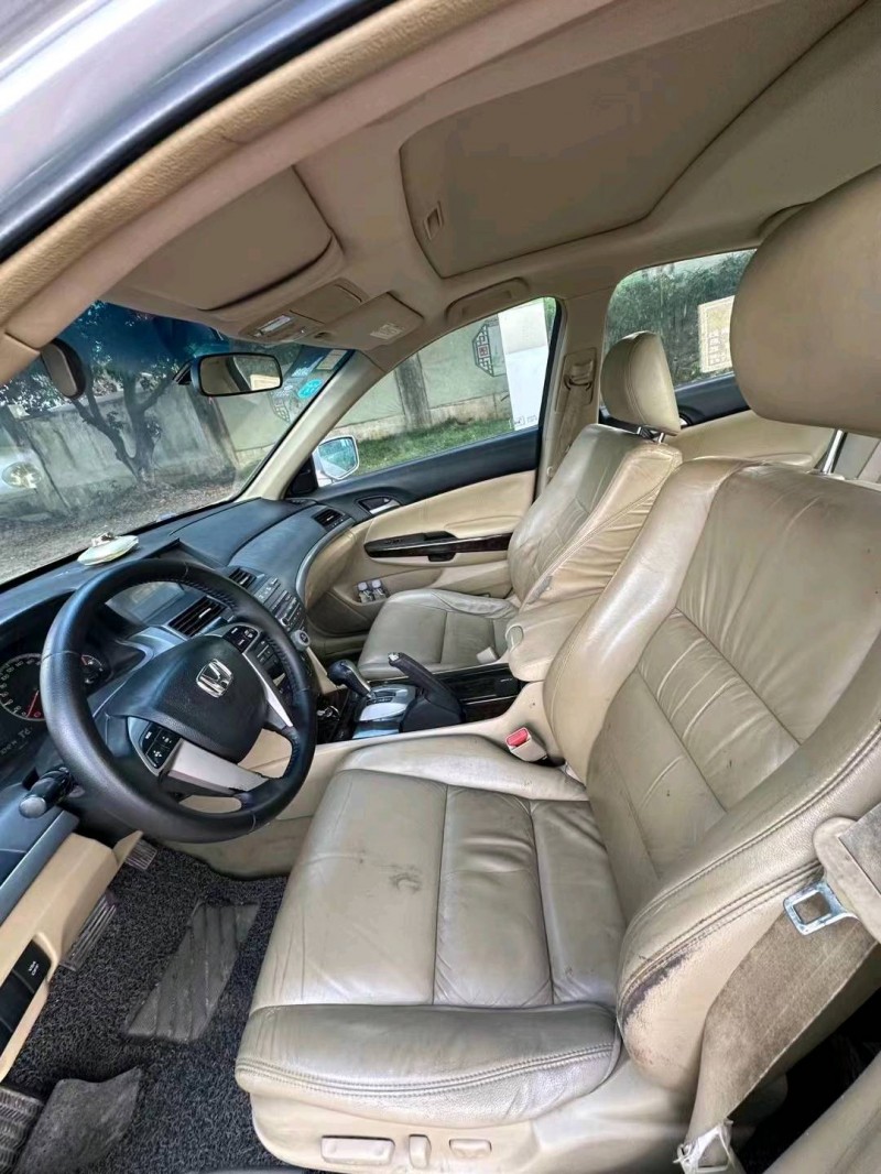 广州09年本田雅阁6