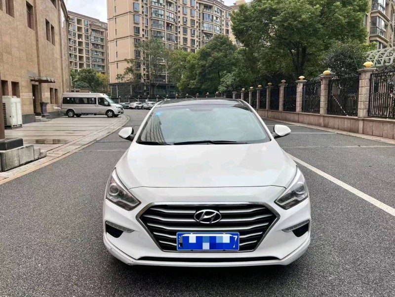 嘉兴19年现代名图9