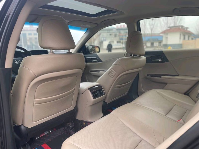 济宁14年本田雅阁5