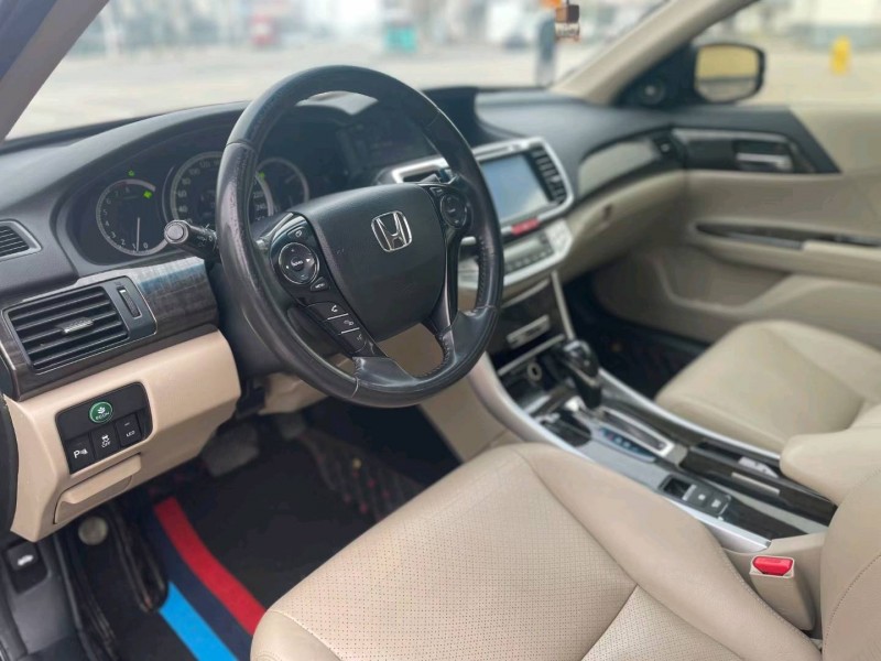 济宁14年本田雅阁3