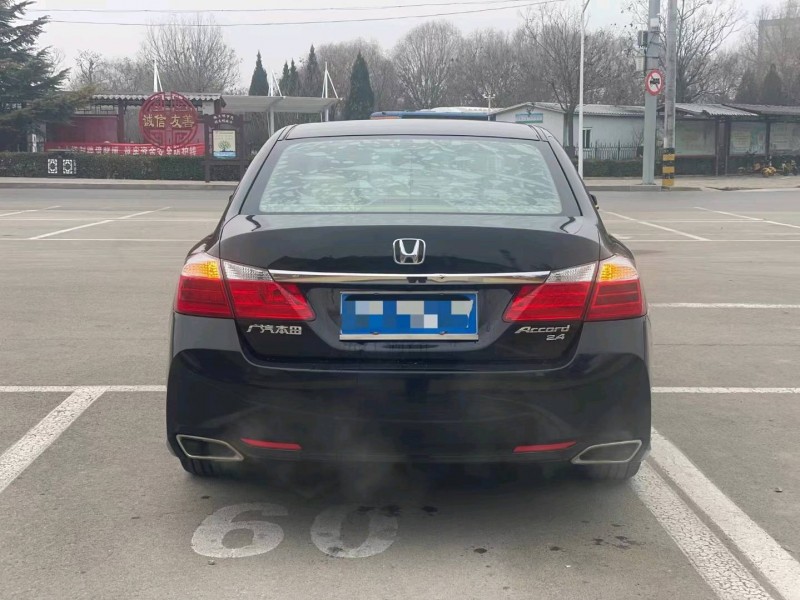 济宁14年本田雅阁9