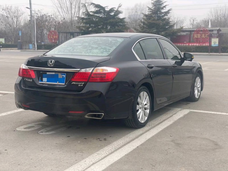 济宁14年本田雅阁1