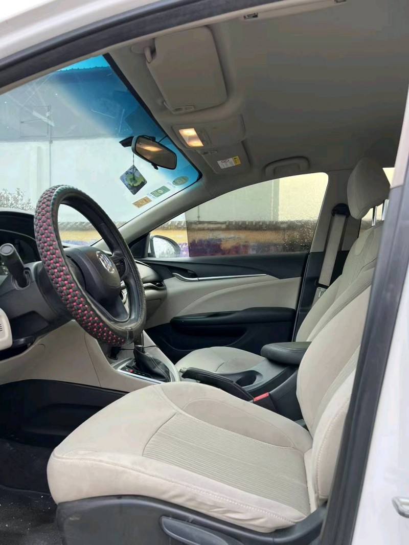 北京18年别克英朗5