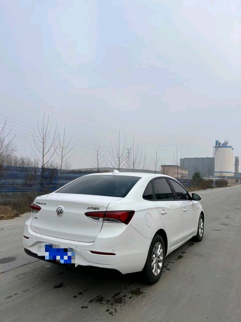 北京18年别克英朗7