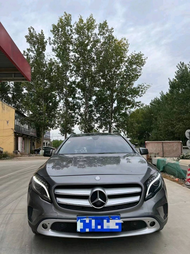 北京17年奔驰GLA1