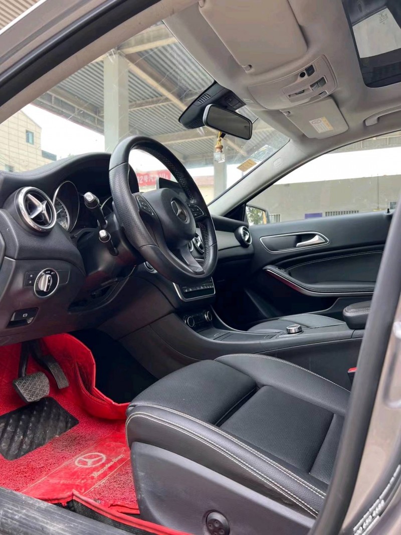 北京17年奔驰GLA5