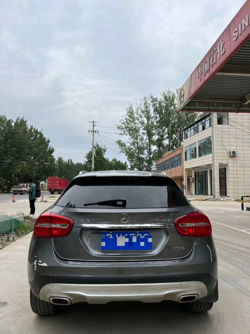 北京17年奔驰GLA9