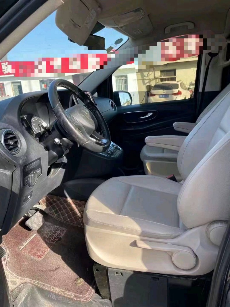 临沂17年奔驰威霆4