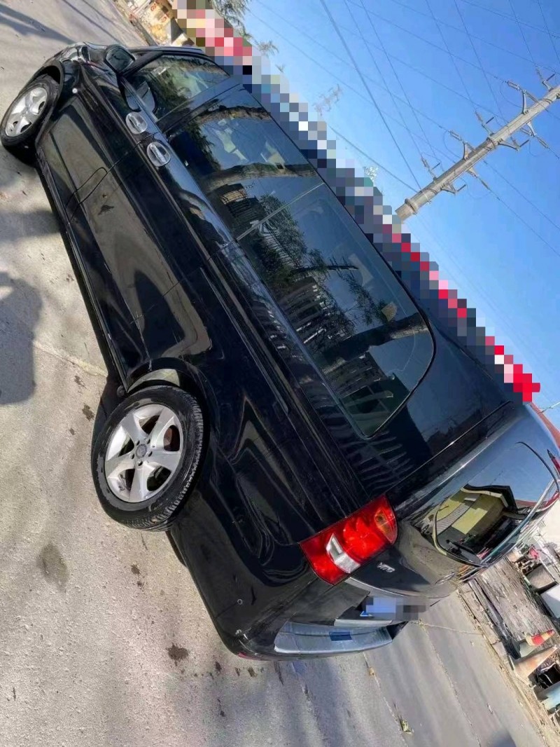 临沂17年奔驰威霆8