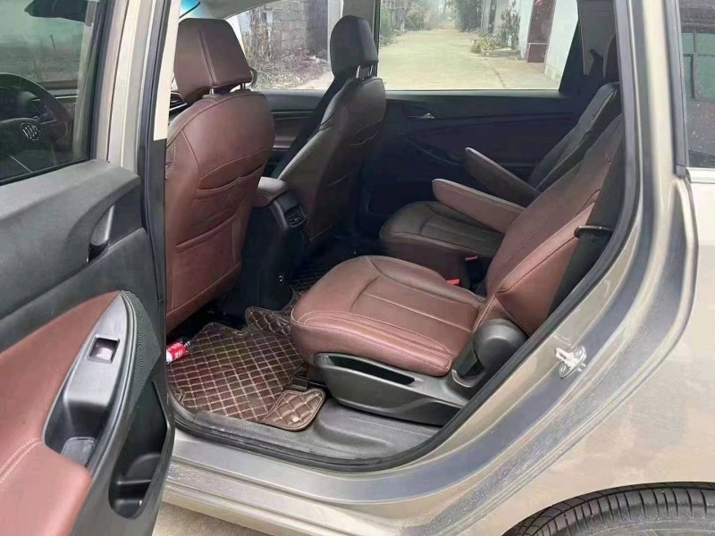 临沂18年别克GL64