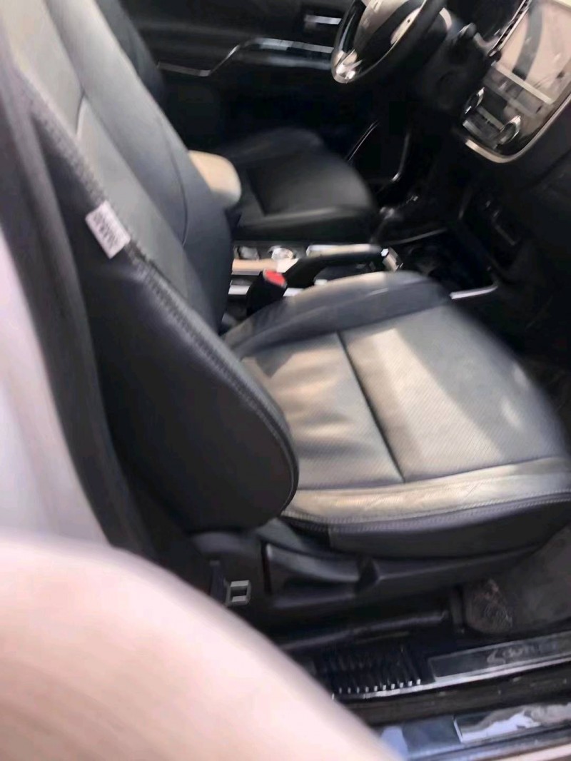 邯郸18年三菱欧蓝德7