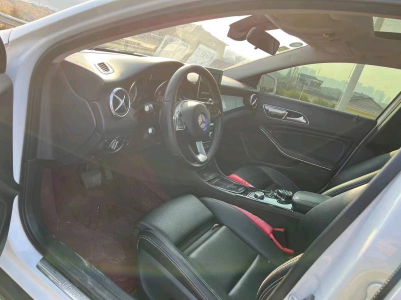 邵阳17年奔驰GLA9