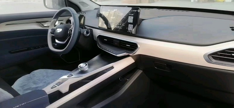 北京22年吉利几何3