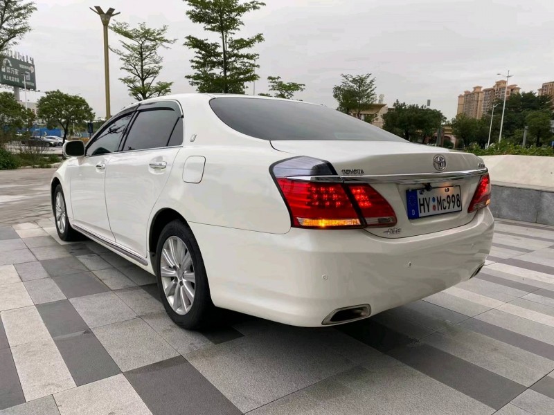 东莞13年丰田皇冠4