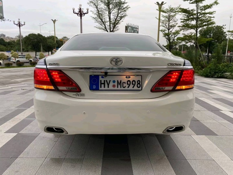 东莞13年丰田皇冠5