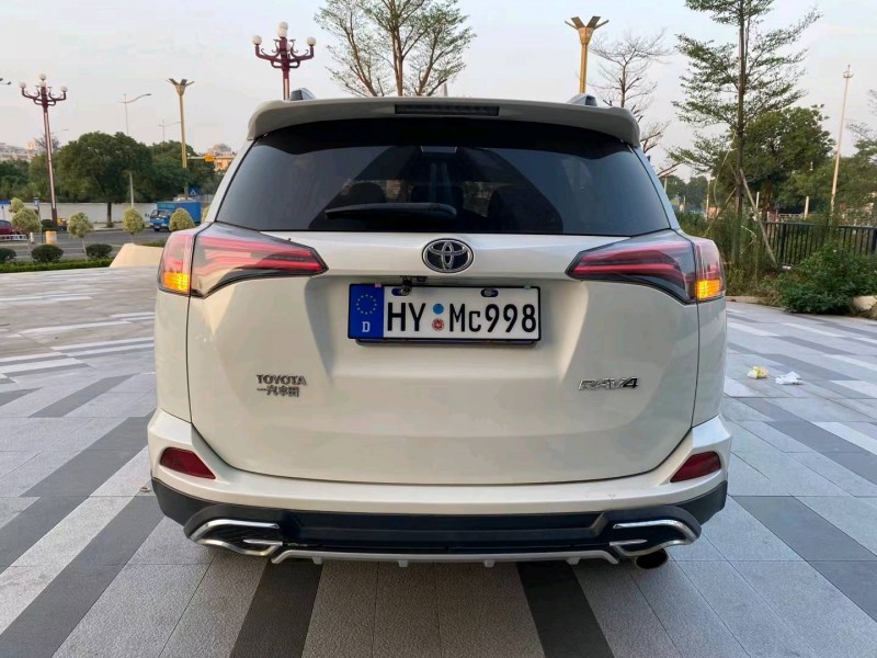 东莞17年丰田RAV45