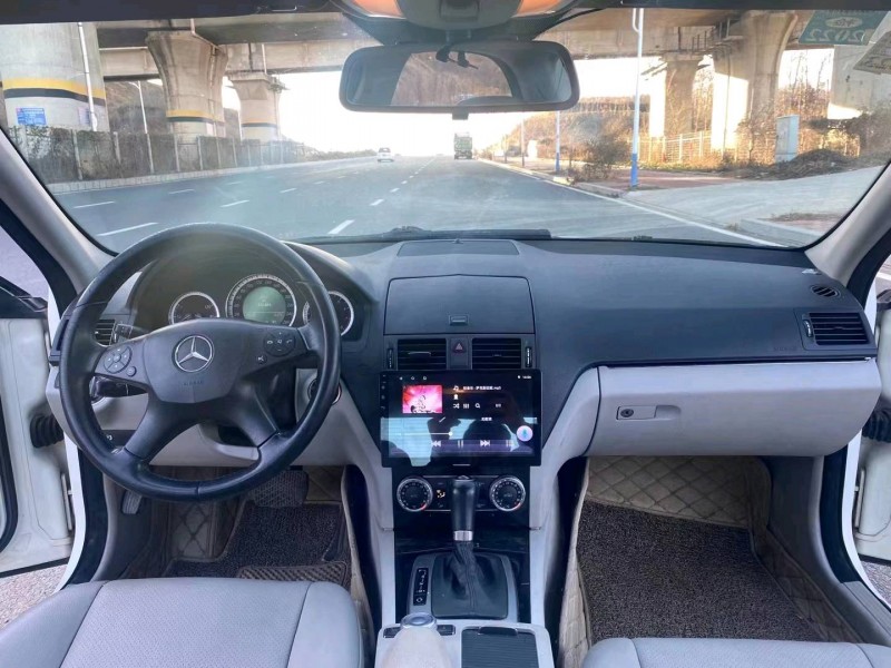济宁11年奔驰C8