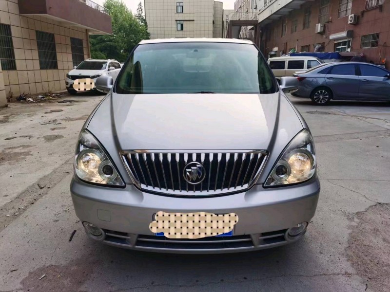 东营17年别克GL81