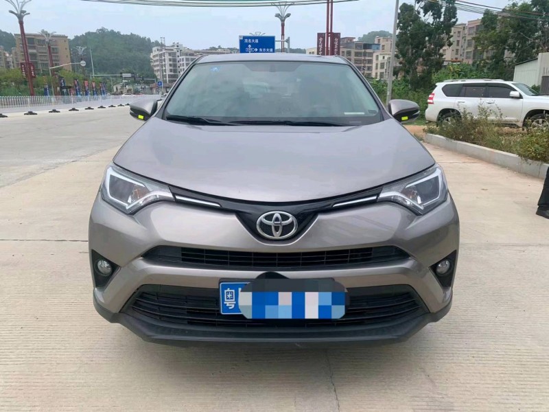 珠海17年丰田RAV4荣放1