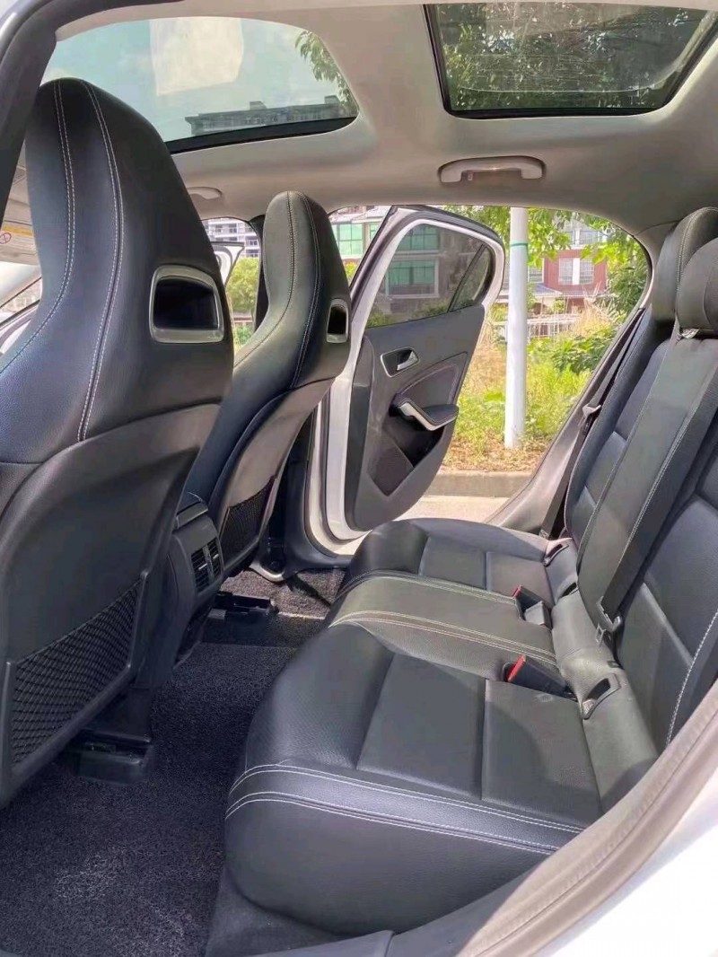 嘉兴16年奔驰GLA8