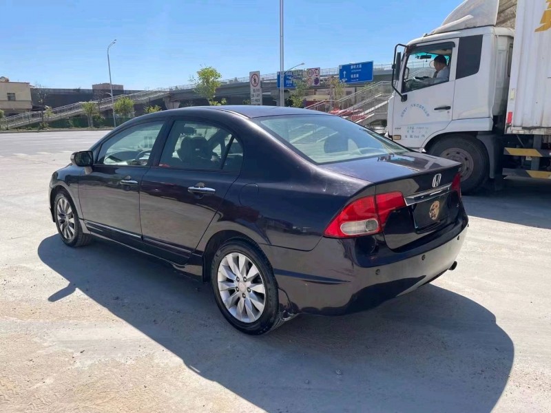 广州11年本田思域8