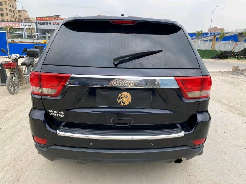 广州12年Jeep大切诺基9