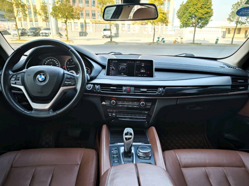 北京17年宝马X66