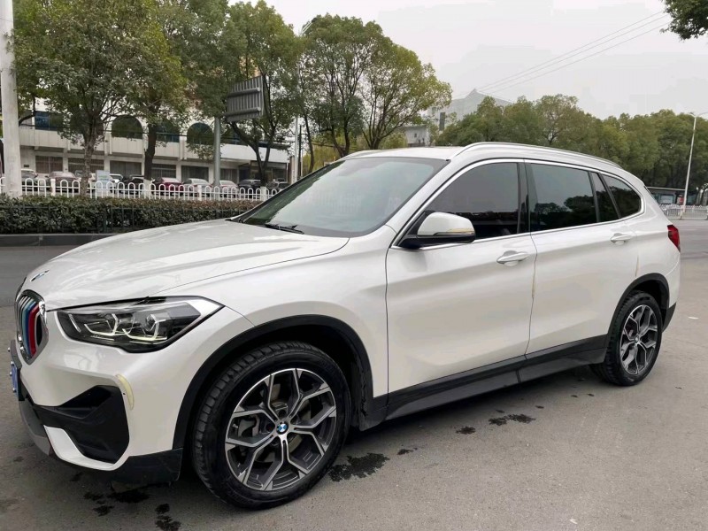 北京21年宝马X12