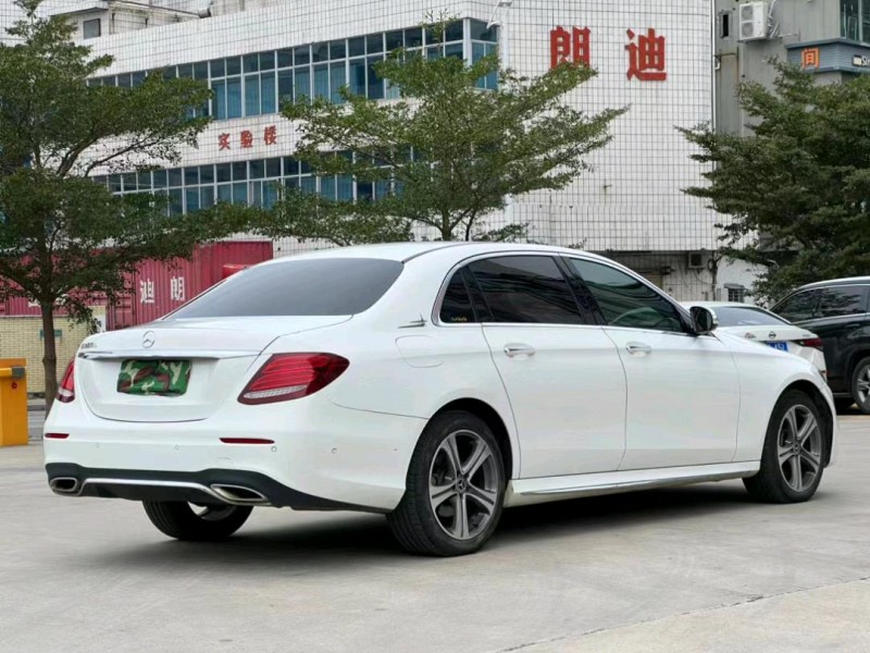 东莞17年奔驰E8