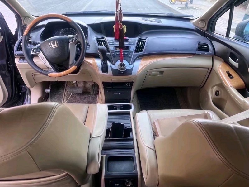 济宁11年本田奥德赛2