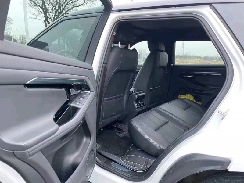 苏州20年路虎极光8