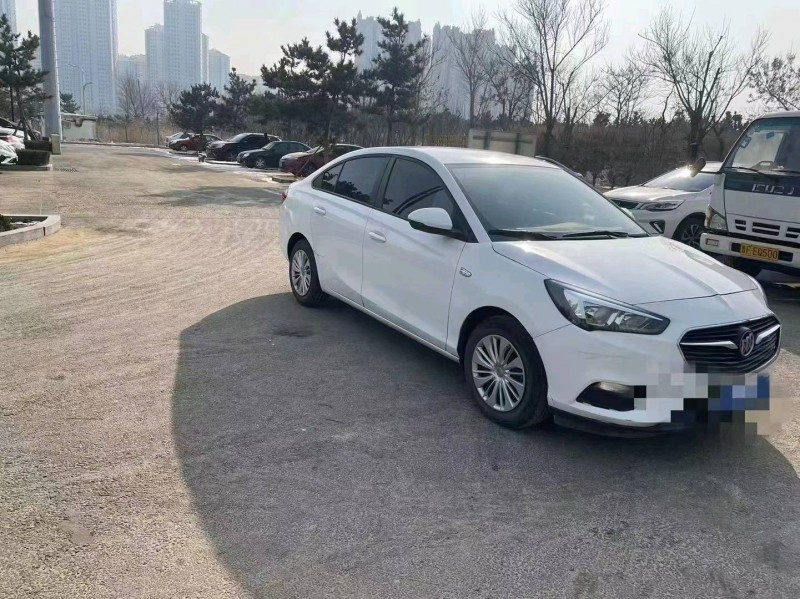 枣庄21年别克君越3