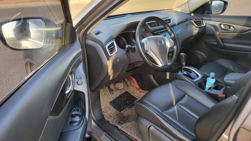 邯郸14年日产奇骏4