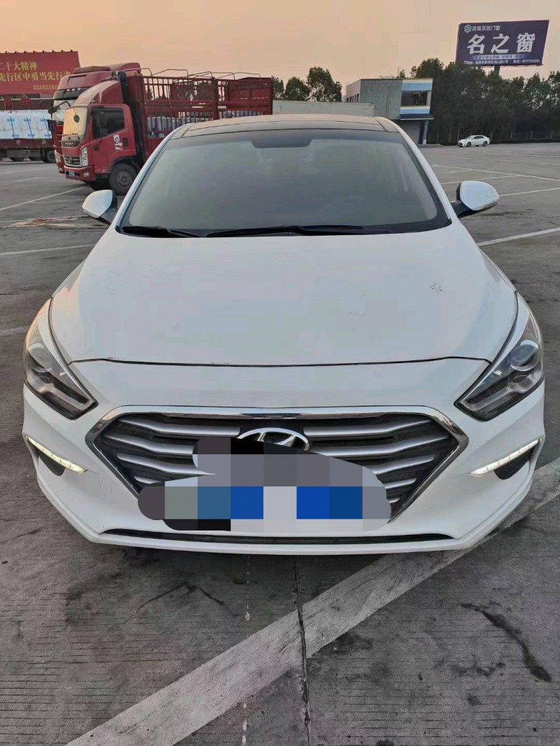 宜昌18年现代名图1