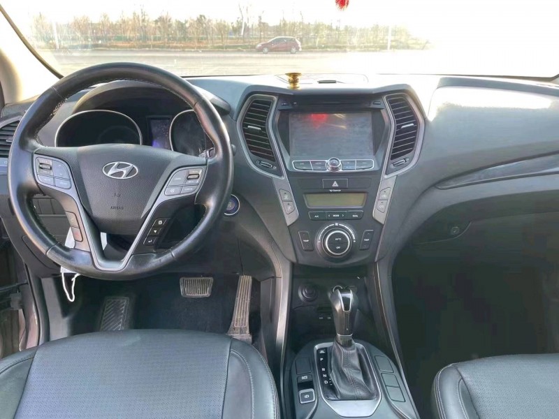 宜昌13年现代新胜达3