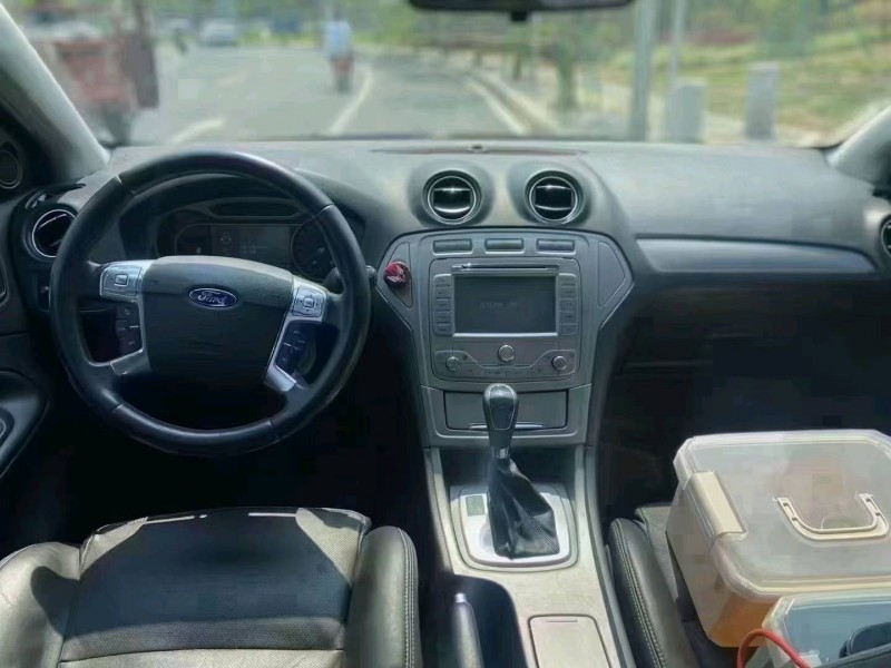 广州10年福特蒙迪欧-致胜8