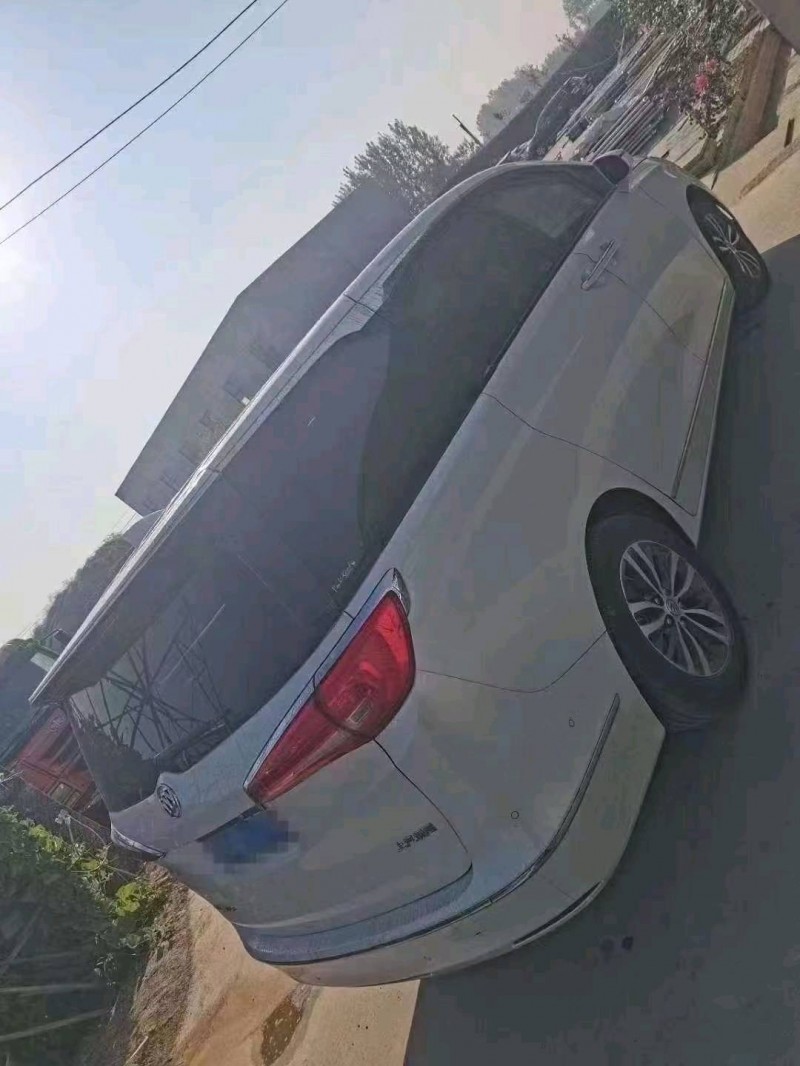 临沂18年别克GL81