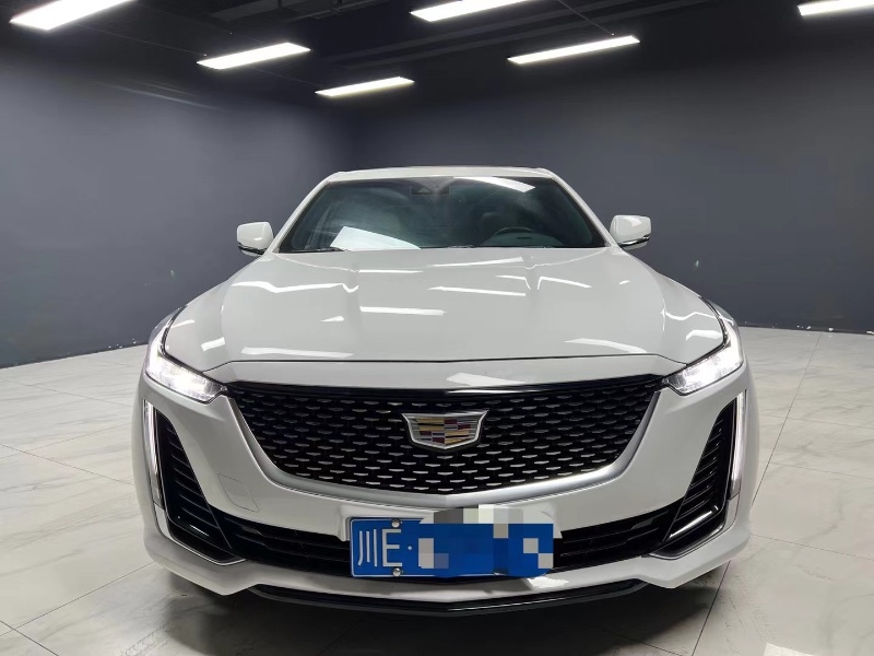 成都20年凯迪拉克CT51